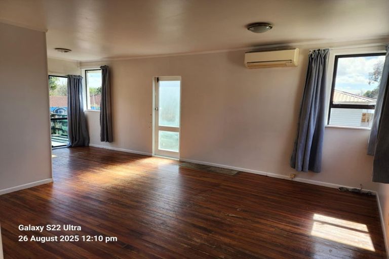 Photo of property in 26 Kingdale Road, Henderson, Auckland, 0610