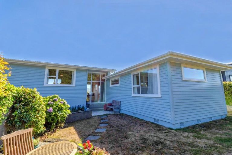 Photo of property in 25 Oak Avenue, Paremata, Porirua, 5024
