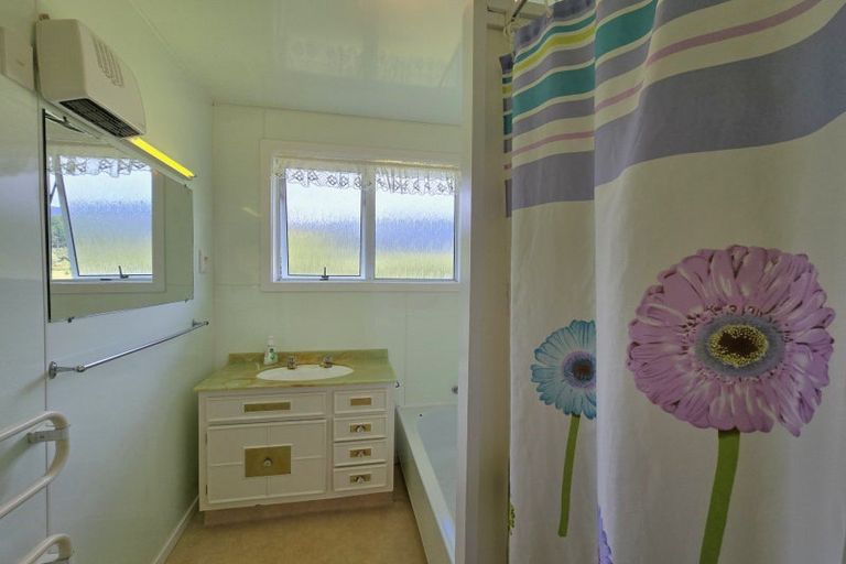 Photo of property in 44 Aylmer Street, Ross, 7812