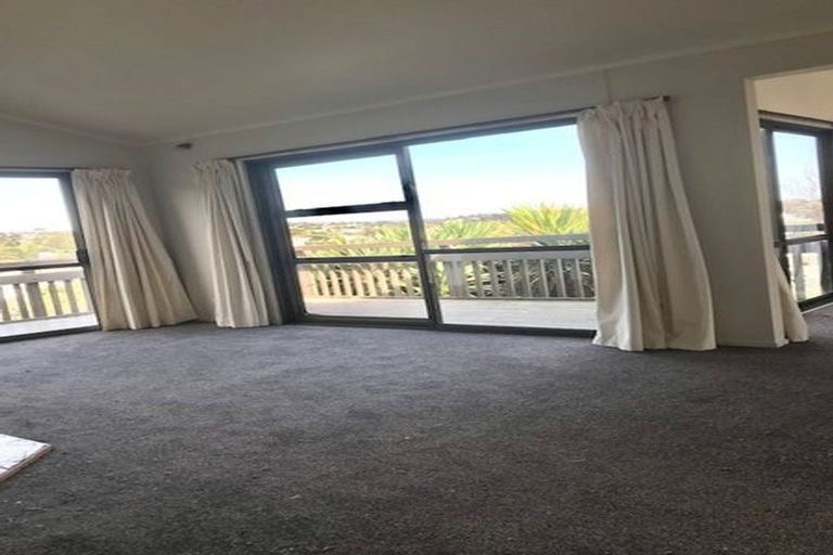 Photo of property in 38 Tree View Avenue, Glenfield, Auckland, 0629