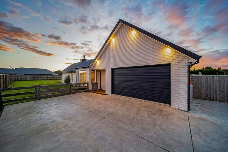 Photo of property in 29 Silver Peaks Drive, West Melton, 7618