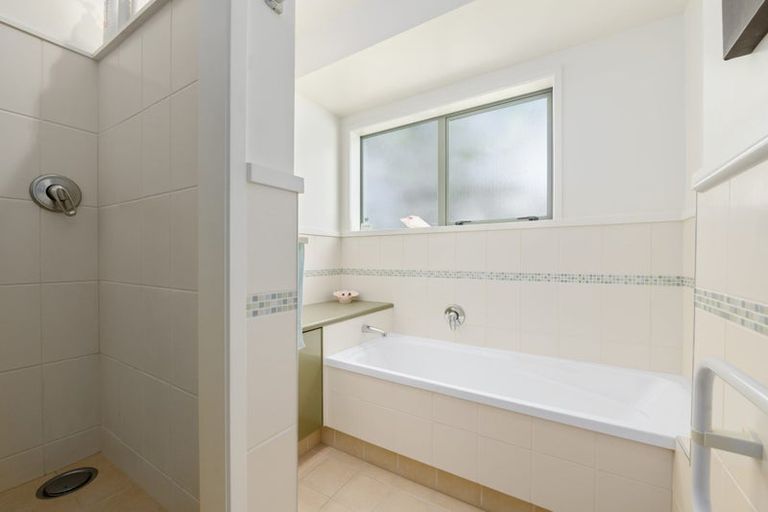 Photo of property in 10 Golf Grove, St Andrews, Hamilton, 3200