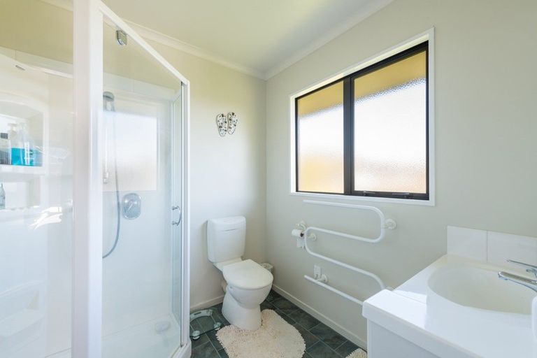 Photo of property in 10 Ngawhatu Road, Stoke, Nelson, 7011