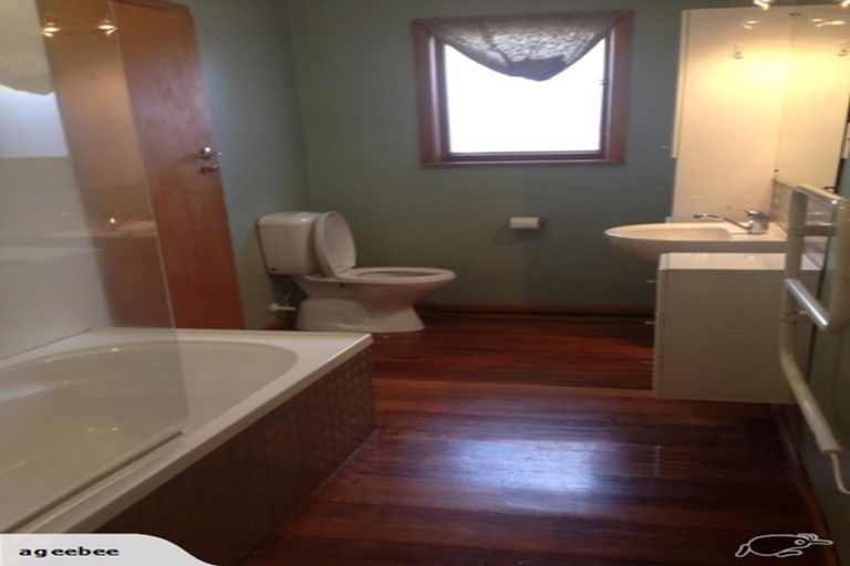 Photo of property in 26 Charlcott Street, Burnside, Christchurch, 8053