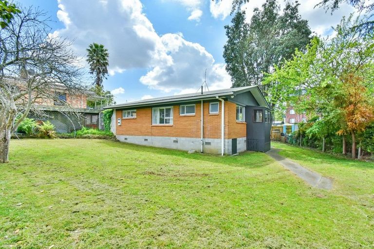 Photo of property in 1/31 Halver Road, Hillpark, Auckland, 2102