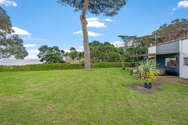Photo of property in 881a Whangaparaoa Road, Manly, 0930