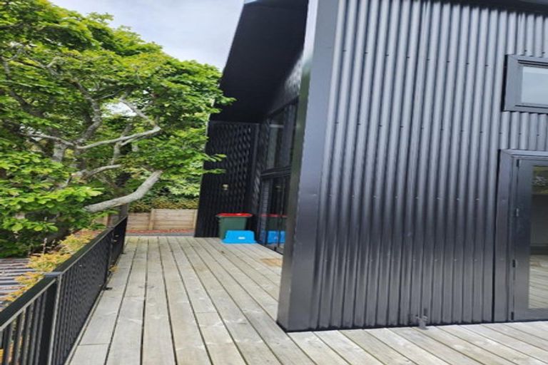 Photo of property in 16 Peace Avenue, Moturoa, New Plymouth, 4310