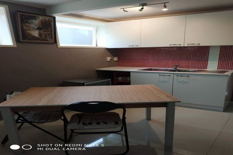 Photo of property in 28 Rotoiti Avenue, Pakuranga Heights, Auckland, 2010