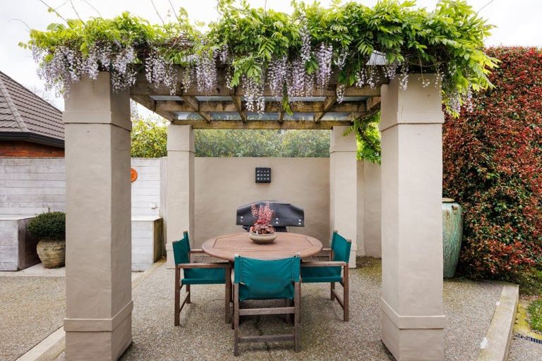 Photo of property in 11 Pastoral Lane, Hokowhitu, Palmerston North, 4410