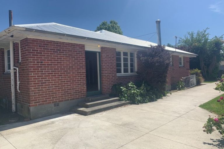 Photo of property in 84 Winters Road, Redwood, Christchurch, 8051