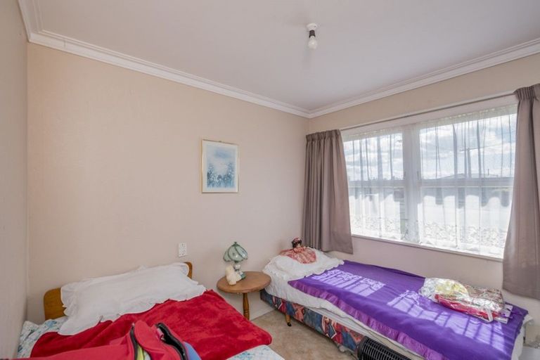 Photo of property in 6 Selwyn Street, Levin, 5510