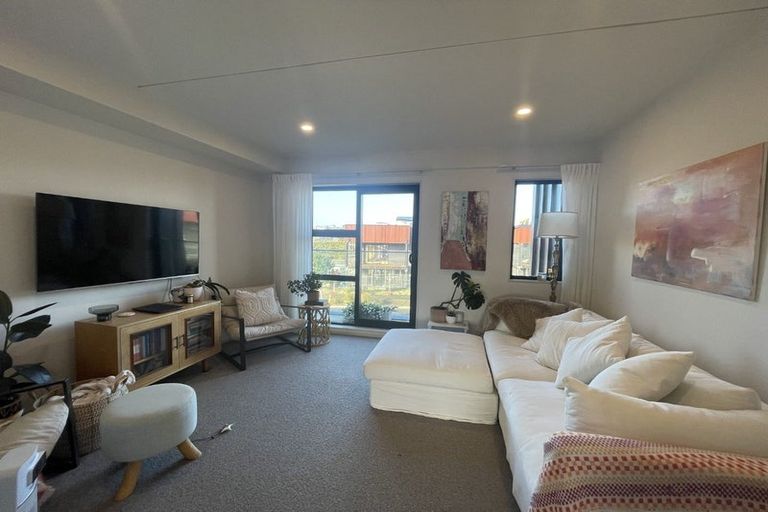 Photo of property in 7 Longshore Drive, Long Bay, Auckland, 0630