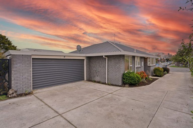 Photo of property in 2/35 Peverel Street, Riccarton, Christchurch, 8041