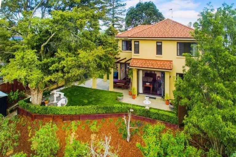 Photo of property in 32 The Avenue, Albany, Auckland, 0632