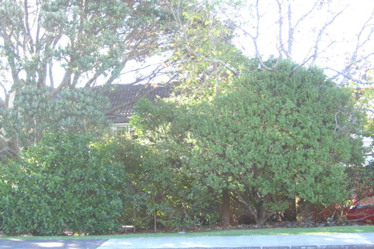 Photo of property in 27 Knights Road, Rothesay Bay, Auckland, 0630
