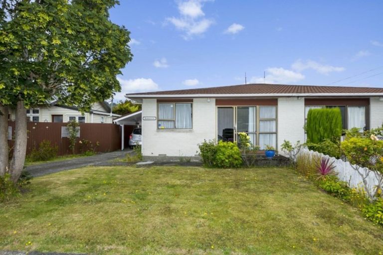 Photo of property in 1/48 Kowhai Avenue, Ebdentown, Upper Hutt, 5018