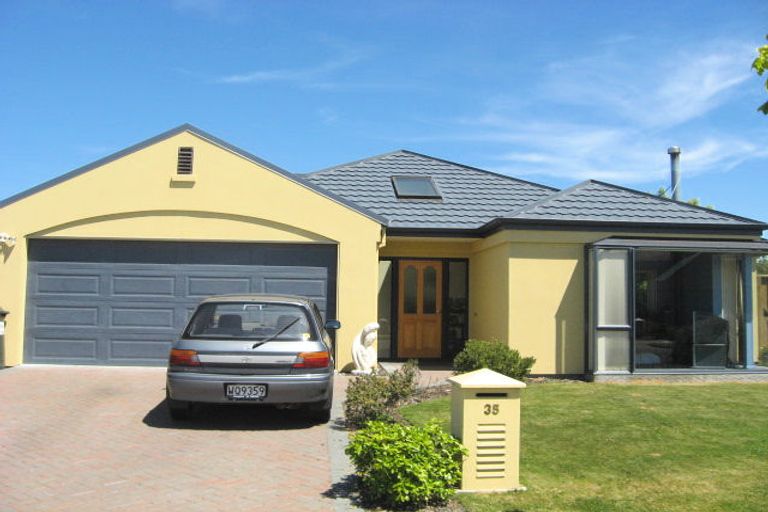 Photo of property in 35 Beechwood Drive, Northwood, Christchurch, 8051