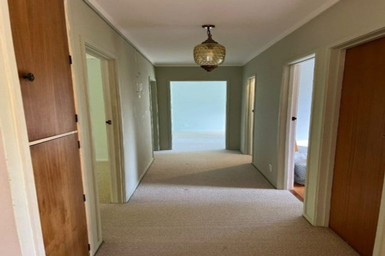 Photo of property in 42 Coroglen Avenue, Birkenhead, Auckland, 0626