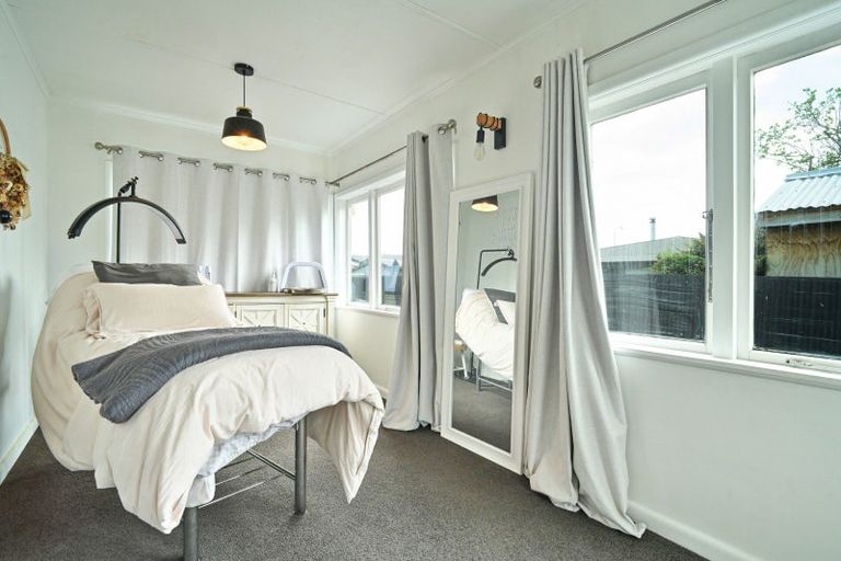 Photo of property in 433 Dalcross Street, Mayfair, Hastings, 4122