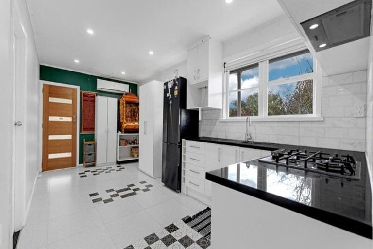 Photo of property in 5 Tui Crescent, Manurewa, Auckland, 2102