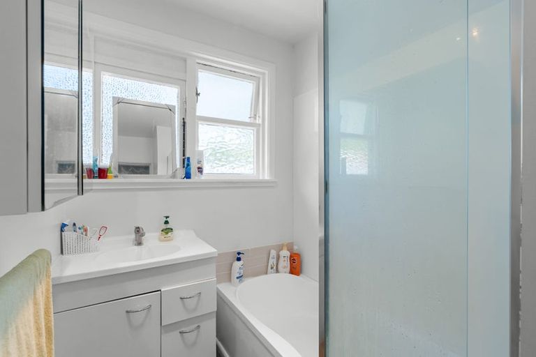 Photo of property in 87 Hoani Street, Northcote, Christchurch, 8052