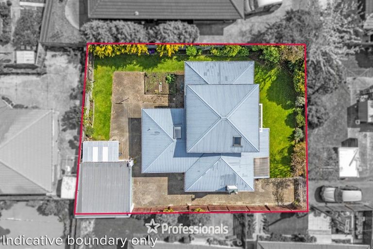 Photo of property in 13 Whites Line West, Woburn, Lower Hutt, 5010