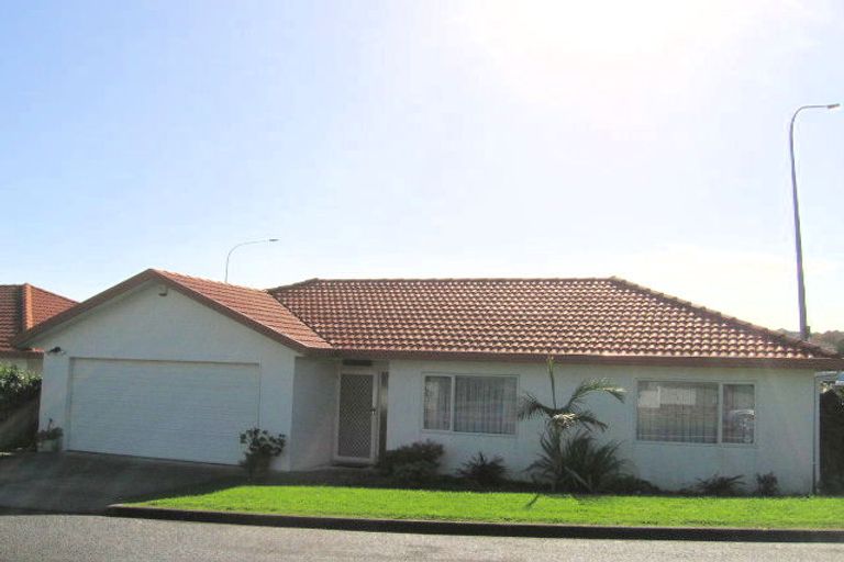 Photo of property in 1 Dana Place, Somerville, Auckland, 2014