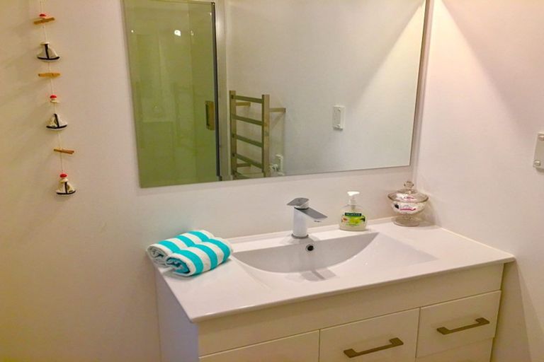 Photo of property in 25 Windmill Road, Mount Eden, Auckland, 1024