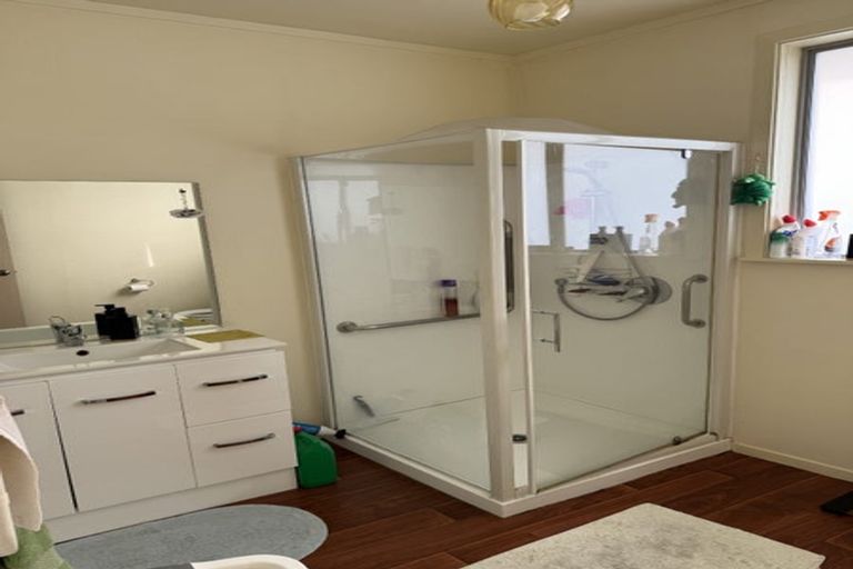 Photo of property in 2/14 Guthrie Street, Waterloo, Lower Hutt, 5011