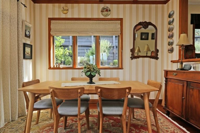 Photo of property in 10 Harvey Road, Bluff Hill, Napier, 4110