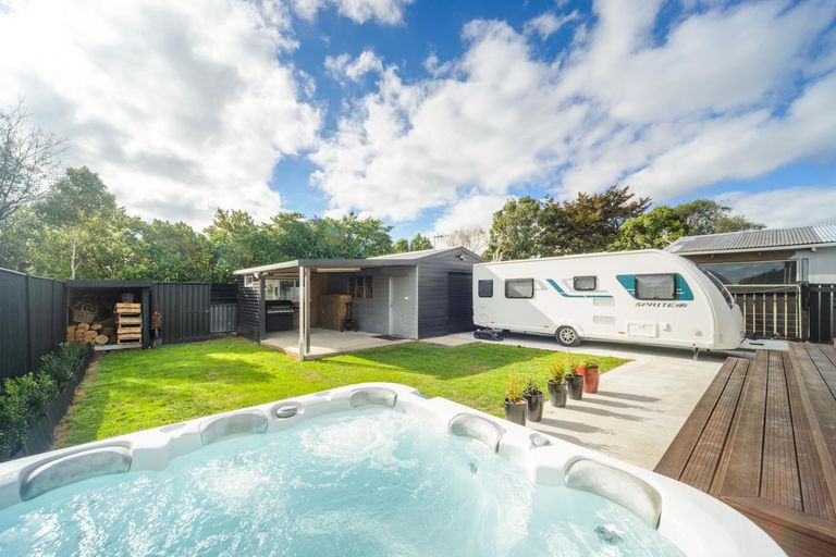 Photo of property in 97 Featherston Street, Takaro, Palmerston North, 4412