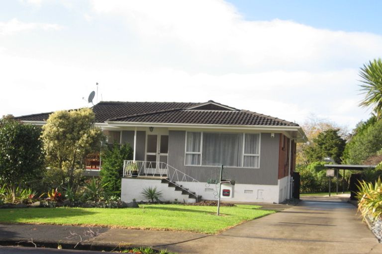 Photo of property in 18 Frank Place, Hillpark, Auckland, 2102