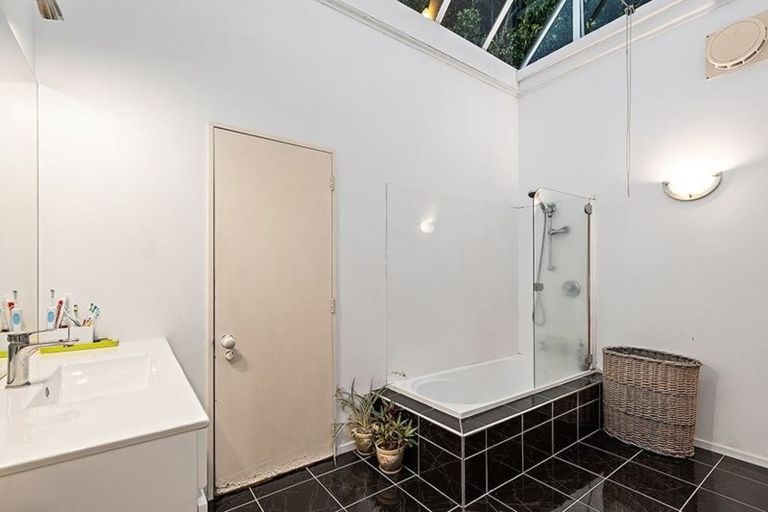 Photo of property in 1/350 Royal Road, Massey, Auckland, 0614