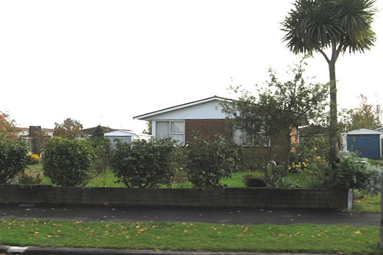 Photo of property in 7 La Perouse Place, Northcote, Christchurch, 8052