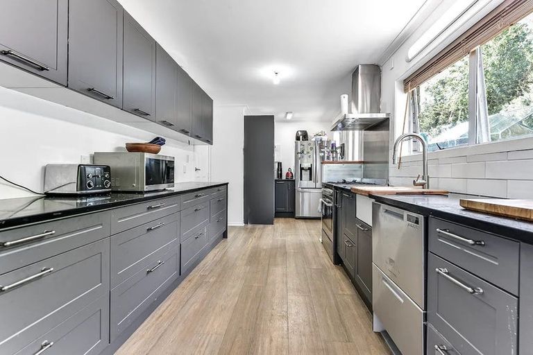 Photo of property in 3 Dillon Place, Hamilton East, Hamilton, 3216