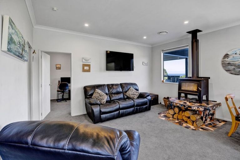 Photo of property in 48 Kawei Road, Ohawe, Hawera, 4671