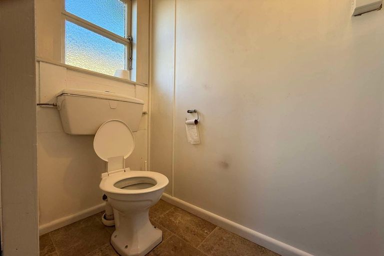 Photo of property in 8 Central Terrace, Alicetown, Lower Hutt, 5010