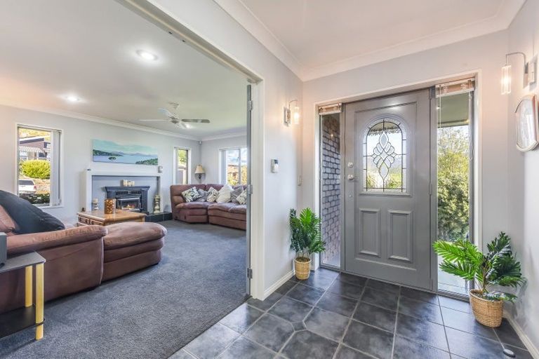 Photo of property in 5 Fantail Heights, Picton, 7220