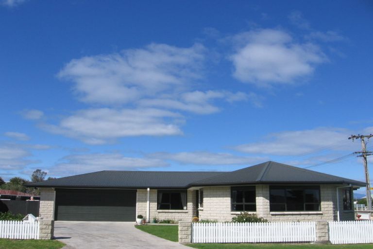 Photo of property in 86 Thomas Place, Foxton Beach, Foxton, 4815