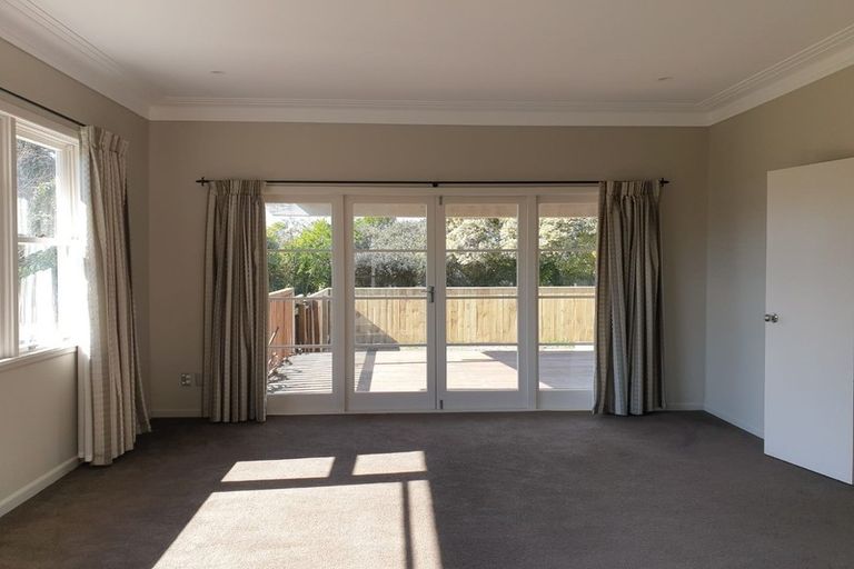Photo of property in 18 Puketapu Road, Taradale, Napier, 4112