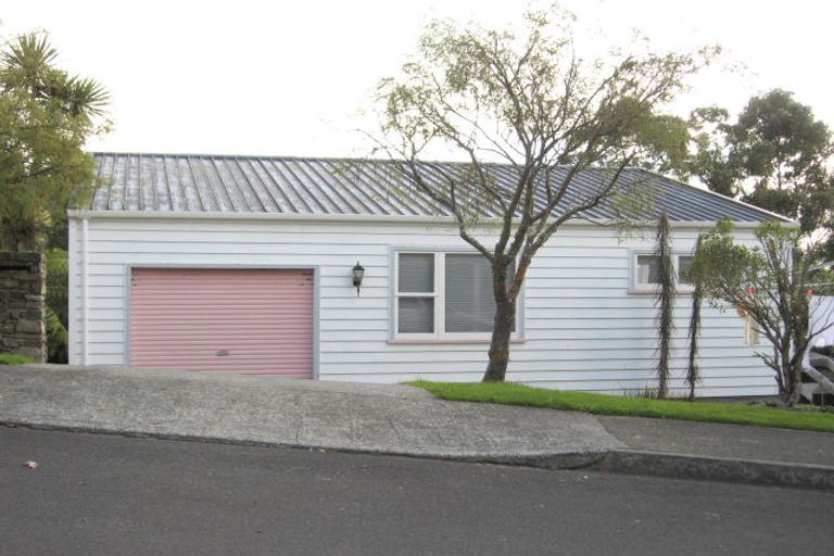 Photo of property in 28 Kerkwall Drive, Naenae, Lower Hutt, 5011