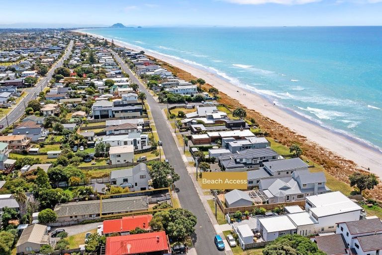 Photo of property in 124a Karewa Parade, Papamoa Beach, Papamoa, 3118