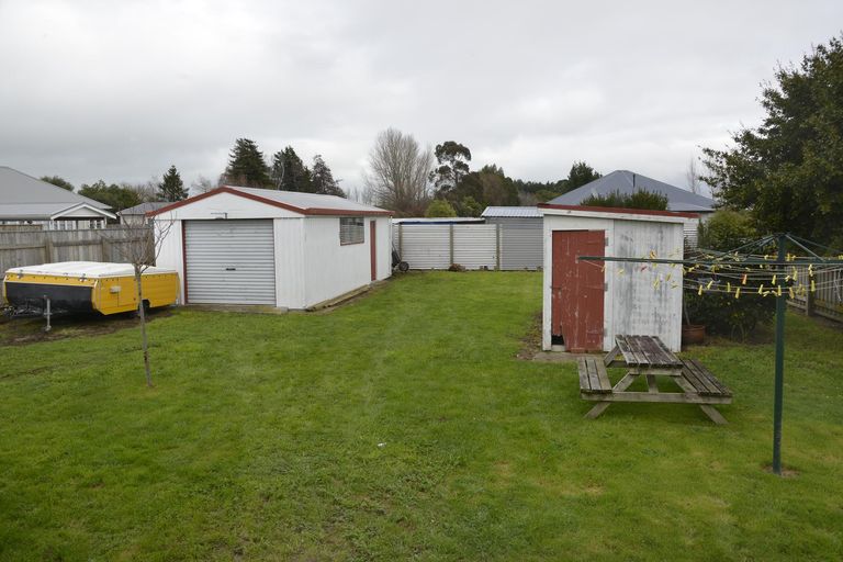 Photo of property in 63 Victoria Street, Carterton, 5713