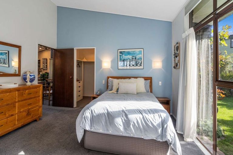 Photo of property in 2 Exeter Place, Tihiotonga, Rotorua, 3015