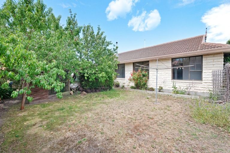 Photo of property in 3 Mchaffies Place, Wainoni, Christchurch, 8061