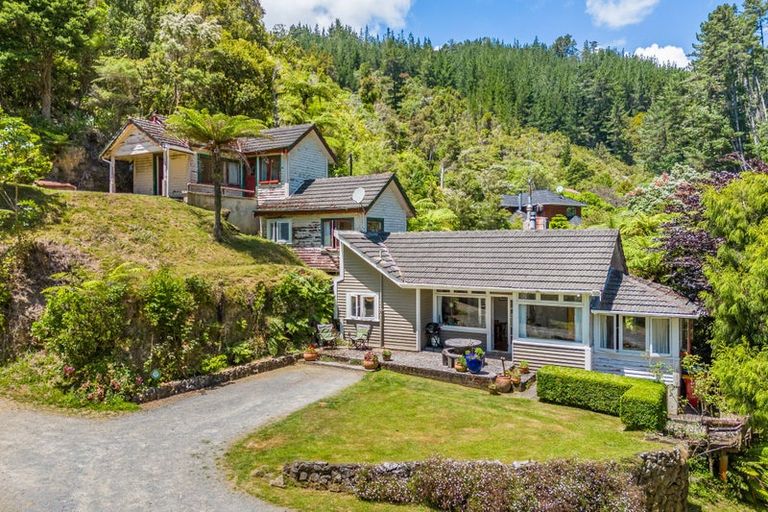 Photo of property in 85 Elmslie Road, Pinehaven, Upper Hutt, 5019