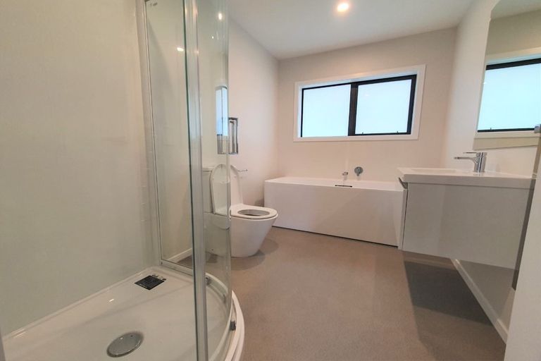 Photo of property in 3/1 Sutherland Avenue, Silverstream, Upper Hutt, 5019