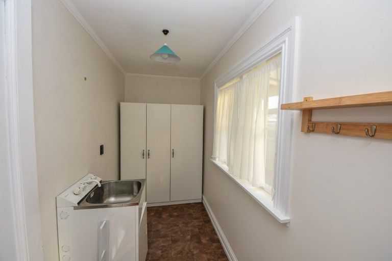 Photo of property in 1 Davy Street, Carterton, 5713