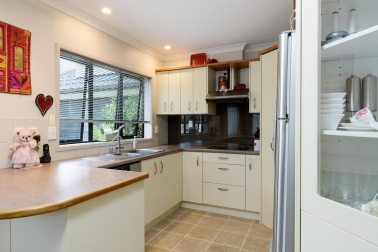 Photo of property in 13 Dowman Place, Te Puke, 3119