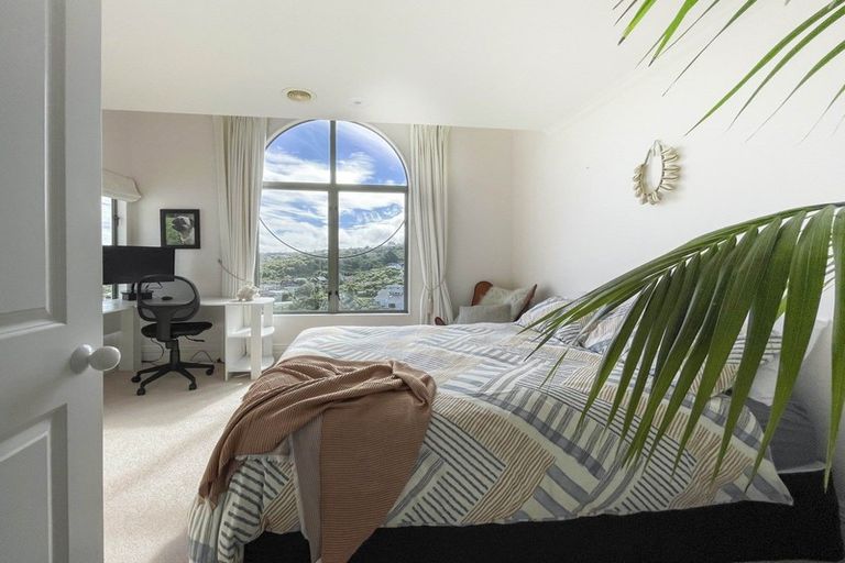 Photo of property in 95 Viewmont Drive, Harbour View, Lower Hutt, 5010